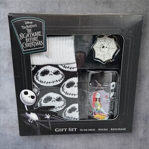 NIB Disney CultureFly 3 Piece Nightmare Before Christmas Gift Set Crew Socks Mug